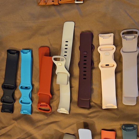 Assorted Silicone Watch Bands For FIT BIT 5 - Picture 3 of 4